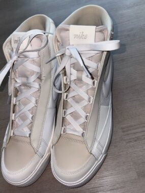 NIKE | Blazer Mid Victory Sneakers | Wmn’s Sz 10.5